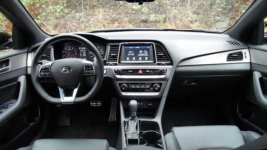 Торпедо Hyundai Sonata Sport 2017 года  (NA) (фото 21 из 25)
